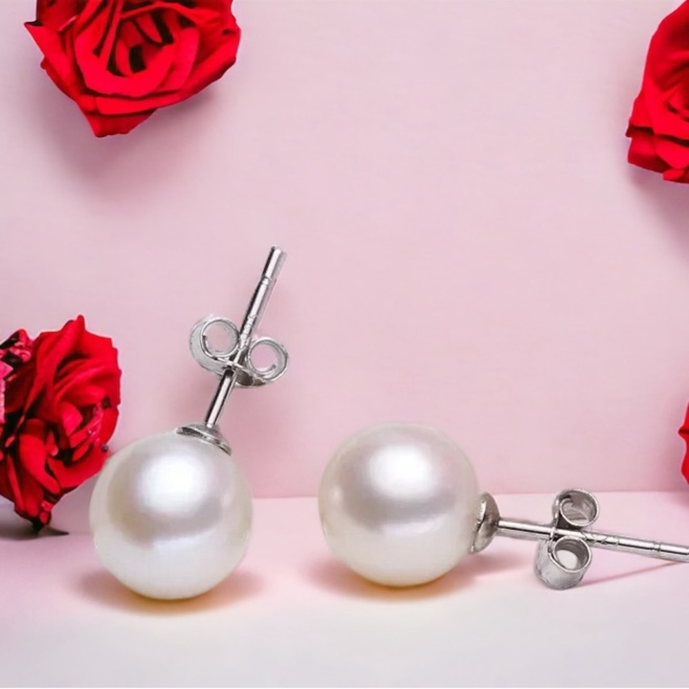 893. Freshwater Cultured Pearl .925 Sterling Silver Button Ball Stud Earrings